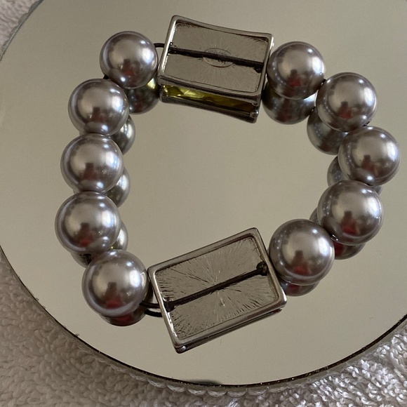 Lia Sophia Statement Stretch Bracelet – Faceted Citrine‑Look Stone & Faux Pearls - Picture 9 of 9